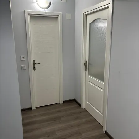 Garsoniera Rovine Apartment